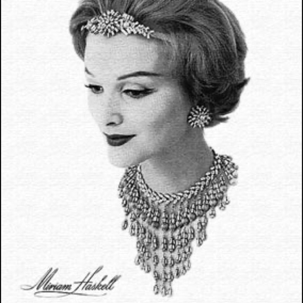 Miriam Haskell Vintage Lucite & Wooden Beaded Nec… - image 3